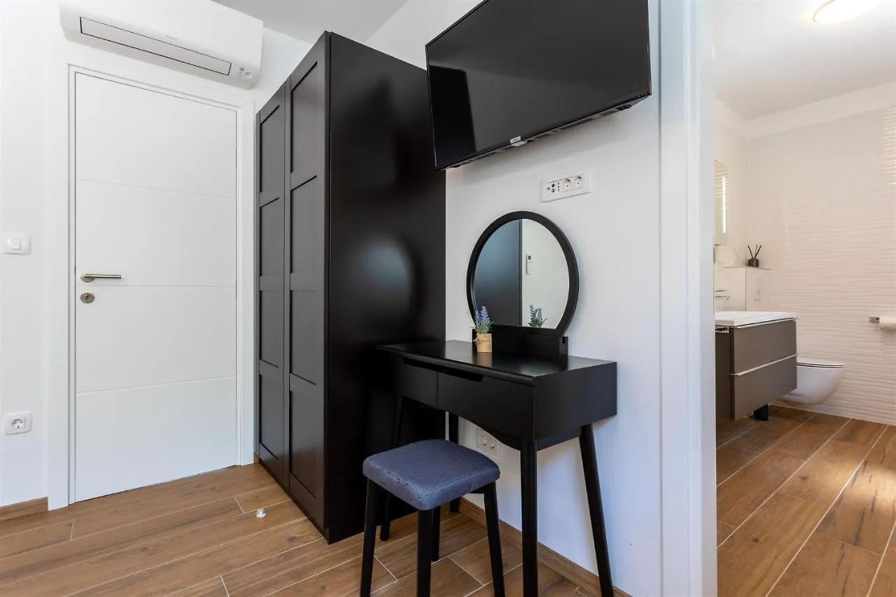 Villa Manhattan Dobrinj 0*,